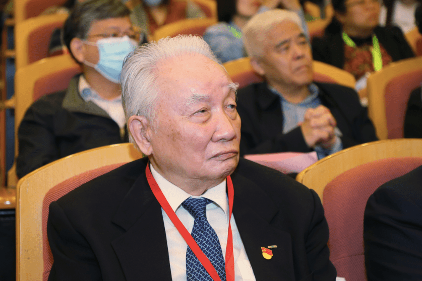 今期特码土中金，三流九教江湖客打一最佳生肖,警惕虚假宣传,全面解答解释落实